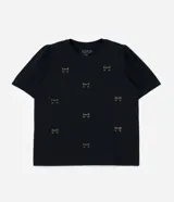 Remera negra de algodón con cuello redondo, mangas cortas abullonadas y apliques flocados con diseño de leopardo.