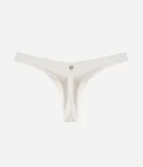Bombacha de bikini cavada color blanco, confeccionada en microfibra de poliamida con efecto de realce y forro doble.
