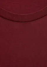 Camiseta básica de manga corta y cuello redondo, confeccionada en 100% algodón orgánico con diseño recto.