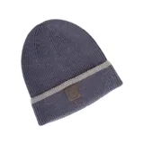 Gorro de lana azul con doblez y etiqueta de goma con el logo de Maui and Sons.