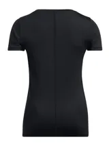 Remera deportiva Under Armour de manga corta, confeccionada en tejido técnico transpirable con tecnología HeatGear para absorción de sudor. Presenta un diseño ajustado con cuello redondo y el logo de la marca estampado en el pecho.