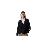 Cardigan de punto negro Eme Studios modelo Inger, con cuello en V, cierre frontal de botones y parche distintivo en la manga.