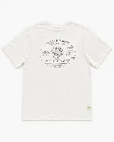 Remera Brooksfield de manga corta y fit regular, color blanco, con pequeño estampado frontal inspirado en el océano y la leyenda 'Tides of Change'.