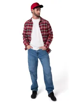 Camisa de manga larga con diseño de cuadros escoceses en tonos rojos, negros y blancos. Presenta cuello camisero, cierre frontal con botones, puños abotonados y un bolsillo en el pecho con etiqueta de la marca.