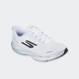 Championes Skechers Aero Spark de running, color blanco con detalles en negro. Cuentan con capellada de malla transpirable, suela Goodyear® Performance y tecnología de amortiguación Hyper Burst.
