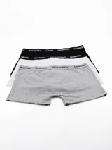 Pack de tres boxers de algodón con cintura elástica personalizada con el logo de la marca. Incluye un boxer negro, uno blanco y uno gris melange.