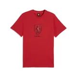 Remera Puma Ferrari Tonal Shield de manga corta y cuello redondo, en color rojo, con el escudo de Ferrari estampado en el centro del pecho.