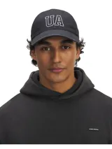 Gorra Under Armour unisex, color negro, con logo "UA" bordado en blanco en el frente. Ajustable en la parte posterior.