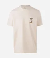 Remera masculina de algodón en color beige, con cuello redondo, mangas cortas y estampa localizada en el pecho con ilustración de vasos y texto.
