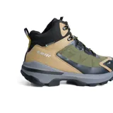 Bota de trekking Hi-Tec modelo Cascade WP, diseñada para senderismo. Presenta una combinación de colores en tonos tierra, verde oliva y negro, con puntera reforzada y suela de goma KINE-TEC de alto rendimiento. Cuenta con forro interior impermeable y sistema de ajuste con ganchos de velocidad.