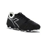 Championes de fútbol Diadora MD Force Pro, color negro con detalles en blanco.