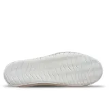 Championes Reef modelo Deck Hand Low, color negro con detalles en gris, suela blanca y etiqueta con logo de la marca en el lateral.