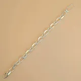 Pulsera de eslabones rectangulares gruesos en plata 925, con cierre de mosquetón en un extremo y un gancho de clip en el otro.