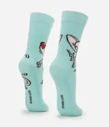 Medias de caña larga color celeste con estampa de los personajes Pinky y Cerebro.