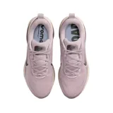 Championes Nike Vomero 18, color negro con swoosh blanco y suela gruesa en tono off-white. Diseñados con tecnología ZoomX para máxima amortiguación y retorno de energía, ideales para running.