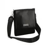 Bandolera Terrano color verde oliva, con correa ancha negra con el logo de la marca en blanco. Tiene solapa con cierre magnético y un bolsillo interno.