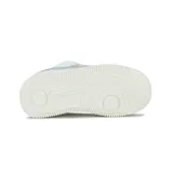 Championes urbanos Austral Champion Force D, color blanco con detalles plateados, con suela blanca y cordones blancos.