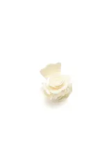 Broche para el pelo tipo clip con diseño de rosa en relieve, color blanco.