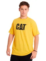 Remera de manga corta color amarillo con logo de la marca CAT estampado en negro en el centro del pecho.