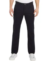 Pantalón de corte recto Tommy Hilfiger, diseño de cinco bolsillos con cierre de botón y cremallera, confeccionado en mezcla de algodón y elastano.