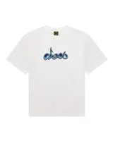 Remera gris de manga corta con cuello redondo y logo Deus en el pecho con contorno amarillo y relleno naranja.