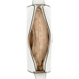 Cartera tipo baguette Guess modelo Isobel, color blanco con acabado texturizado. Presenta herrajes en tono dorado, logo triangular frontal y un charm colgante en forma de corazón. Incluye cierre superior y correa ajustable.