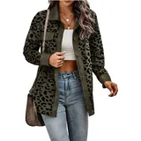 Sobre camisa de pana con estampado animal print, de corte suelto y manga larga. Presenta cuello italiano, cierre frontal con botones y bolsillos en el pecho.