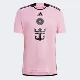 Camiseta de fútbol Adidas del Inter Miami CF, modelo titular temporada 24/25, color rosa con detalles en negro. Presenta el escudo del club, el logo de Adidas y el logo de Royal Caribbean en el centro.