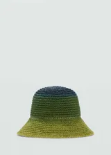 Sombrero tipo bucket tejido a crochet con efecto degradado de verde claro a verde oscuro y azul marino.