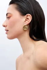 Aros de acero quirúrgico hipoalergénico, con forma de espiral.