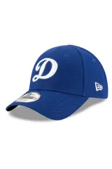 Gorro con visera New Era modelo 9FORTY de Los Angeles Dodgers, color azul con el logo bordado en blanco en el frente y la bandera de la marca en el lateral.