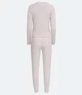 Conjunto de pijama largo color rosa, en tejido de punto con botones funcionales y barra con acabado holgado.