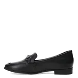 Mocasines de cuero negro con puntera ovalada y detalle de aplique metálico en el empeine. Diseño clásico de calce fácil con suela plana.