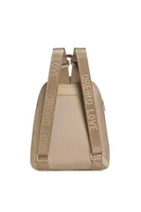 Mochila Oreiro de diseño urbano en color beige con detalles en marrón oscuro, manija superior y correas ajustables estampadas.