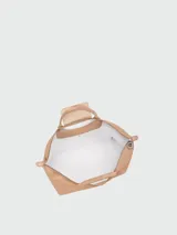 Bolso tote grande Le Pliage One de Longchamp, color negro, con asas superiores y solapa de cierre con botón a presión.