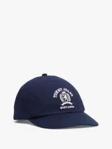 Gorra de béisbol azul marino de Tommy Jeans con logo bordado en blanco en el frente.