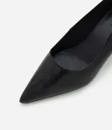 Zapatos de tacón anabela Satinato, de color negro, confeccionados en PU con diseño minimalista, punta fina y tacón medio.
