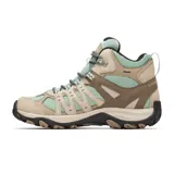 Bota de trekking de caña media Merrell Accentor 3 Mid WP para mujer, color beige con detalles en marrón y verde agua. Confeccionada en ante y malla impermeable, con suela de goma adherente y cordones reciclados.