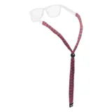 Sujeta lentes de algodón con diseño de rayas horizontales en color rojo y gris. Cuenta con un sistema de ajuste deslizante y terminales para sujetar a las patillas de los lentes.