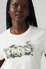 Remera de manga corta color crudo con logo Levi's estampado con diseño floral.