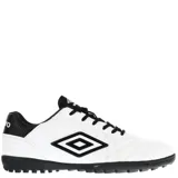 Championes de fútbol 5 Umbro Touch TF, color negro con detalles en naranja.