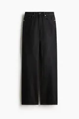 Jean wide leg de tiro alto en denim de algodón negro, con diseño de cinco bolsillos, perneras amplias y cierre frontal con botón y cremallera.