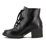 Bota de caña baja Ramarim, color negro, con diseño acordonado, cierre lateral y taco cuadrado bajo con suela dentada.