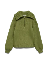 Sweater de punto acanalado color verde oliva, con cuello alto, cierre frontal parcial y mangas largas. Presenta un diseño de calce regular con puños y ruedo acanalados.