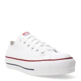 Championes Converse modelo Chuck Taylor All Star Lift, de corte bajo con plataforma doble. Confeccionados en lona de algodón blanca, cuentan con puntera de goma, cierre por cordones y detalles de líneas en contraste en la suela.