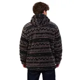 Canguro de sherpa con estampado geométrico en tonos marrones y negros. Presenta cuello alto con medio cierre frontal, capucha con cordones ajustables, bolsillo tipo canguro delantero y puños elásticos.