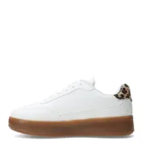 Championes urbanos de mujer con diseño de plataforma, color blanco con suela de goma color caramelo y detalle de estampado animal print en el talón.