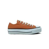 Championes Converse All Star Lift OX color arcilla con plataforma blanca y cordones blancos.