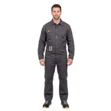 Overol de trabajo Diadora Utility modelo Coveralls Panther, color gris oscuro, de manga larga, con cierre frontal de botones metálicos, bolsillos en el pecho y detalles de costuras reforzadas.