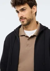 Campera canguro de plush azul marino con cierre frontal completo, capucha con cordón ajustable y bolsillos frontales estilo tipo canguro.